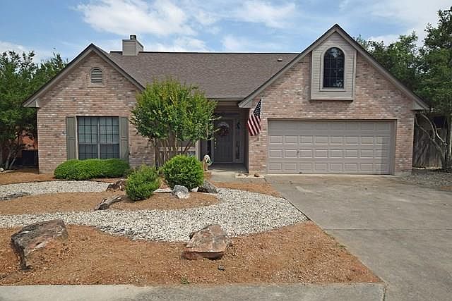 1st image of 723 Oak Hollow Dr