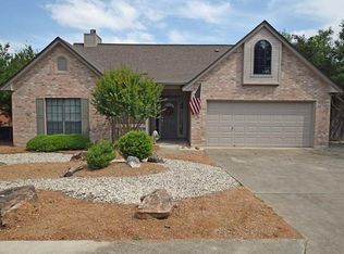 723 Oak Hollow Dr, Kerrville, TX 78028