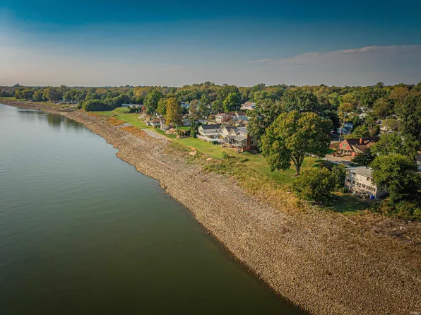 317 W Water St, Newburgh, IN 47630