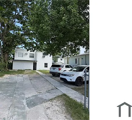 4 bed, $2,800 — Photo 2