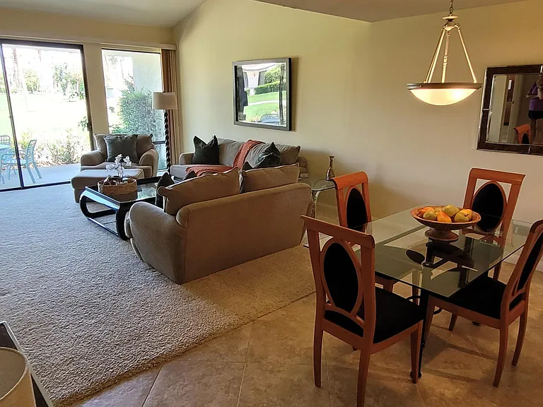 93 Marbella Dr — Photo 5