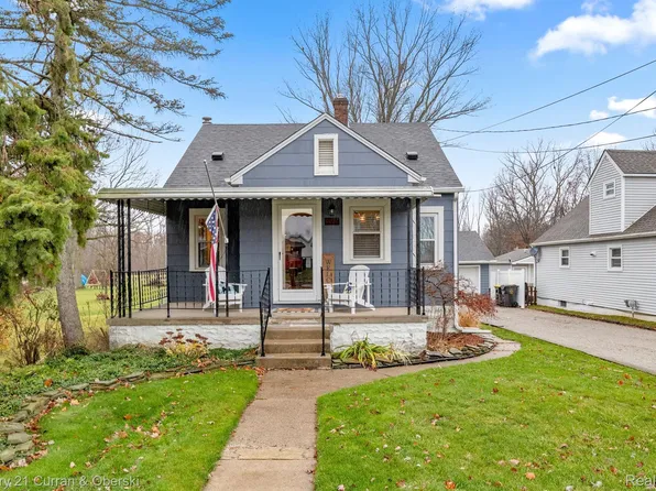 5580 Wilson St, Trenton, MI 48183