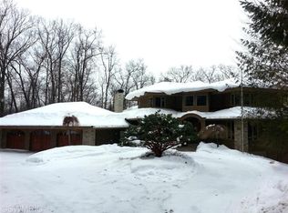 1021 Autumnridge Dr NE, Ada, MI 49301