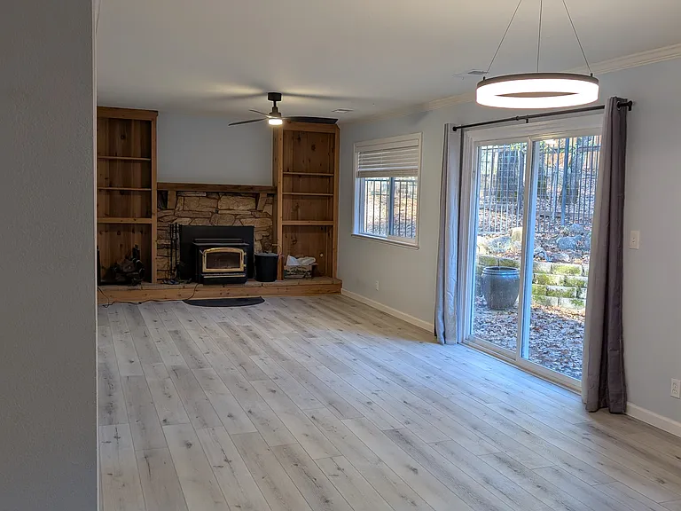 Dinning area with fireplace