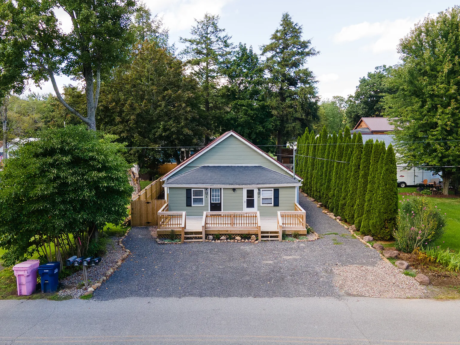 2 bed, 900 sqft, $1,950 — Photo 1