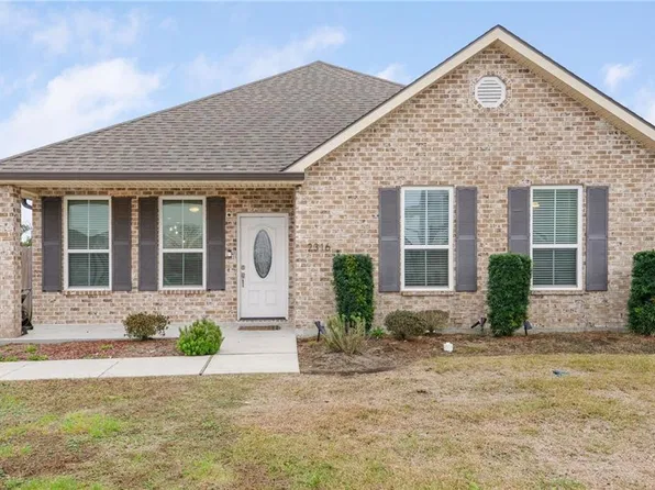 2316 E Village Ct, Gretna, LA 70056
