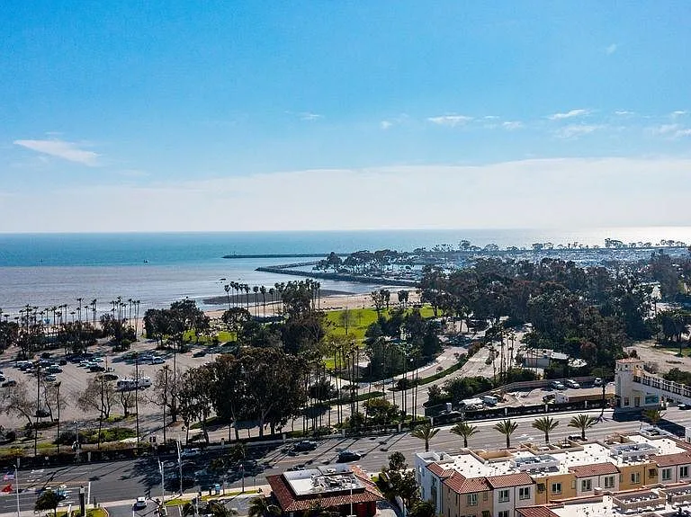 538 Doheny Way — Photo 41