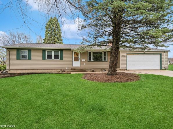 303 Garner Dr, Waverly, IA 50677
