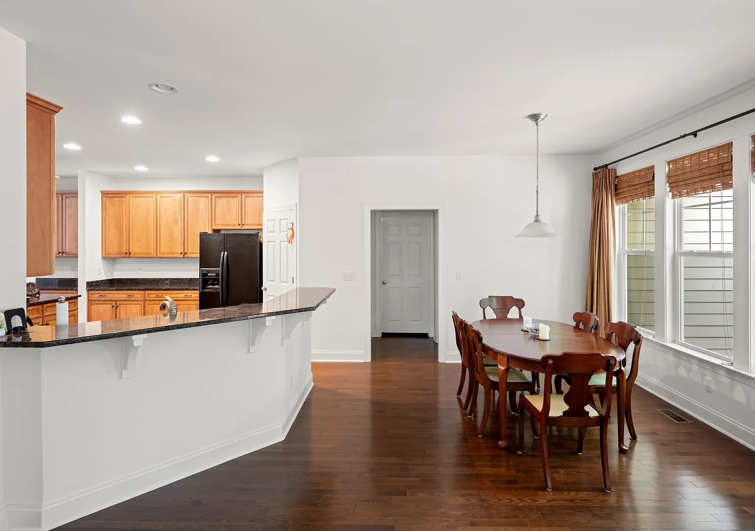Fantastic Home in the Biltmore Lake Community — Photo 3