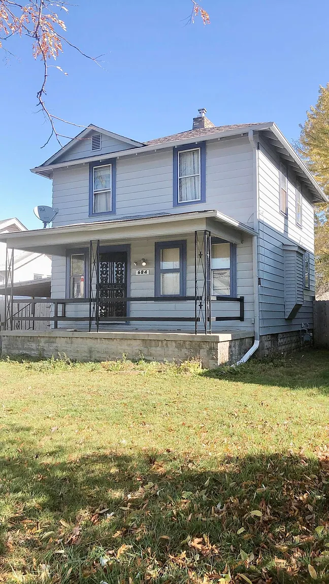 684 S Harris Ave photo 1