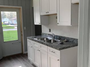 4888 Wake Robin Rd, Mentor, OH 44060