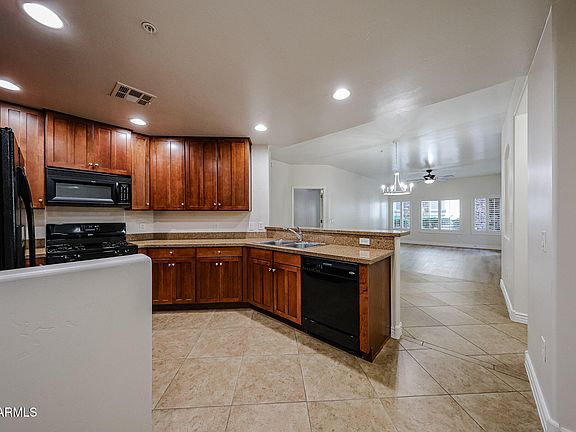 3rd image of 5450 E DEER VALLEY Drive #1001