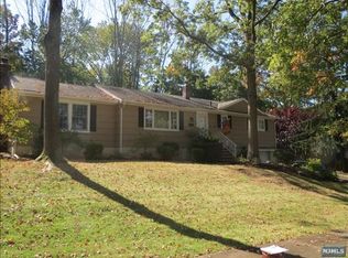 10 Monhegan Ave, Wayne, NJ 07470