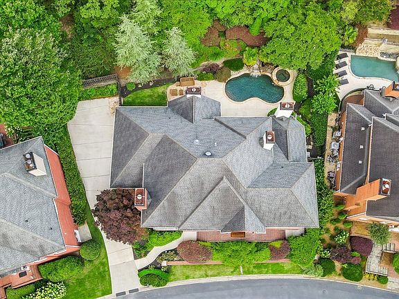 3rd image of 2306 Garden Park Dr SE