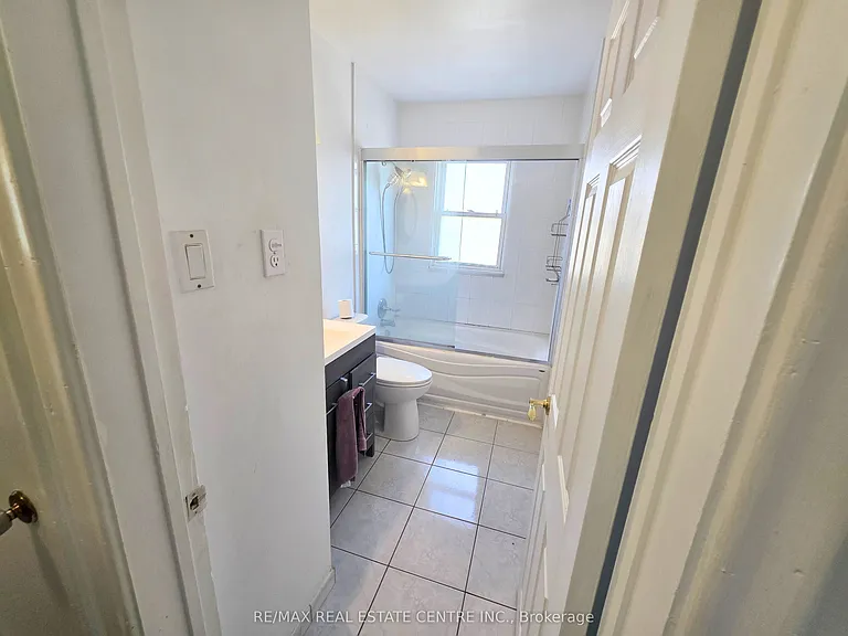 353 E 21st St — Photo 11