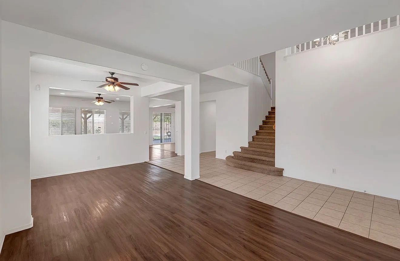 5 bed, 3270 sqft, $3,950 — Photo 2