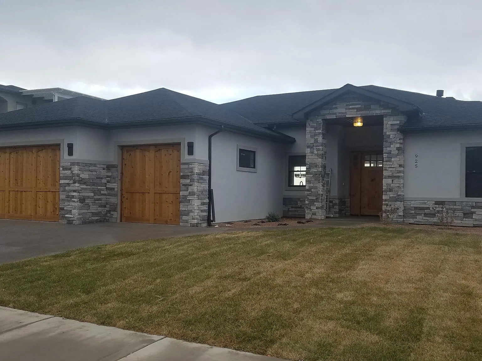 3 bed, 2104 sqft, $3,125 — Photo 1