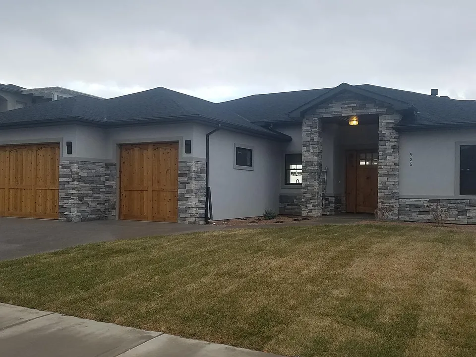 925 San Sophia Dr