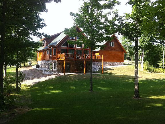 2nd image of 3023 White Tail Dr