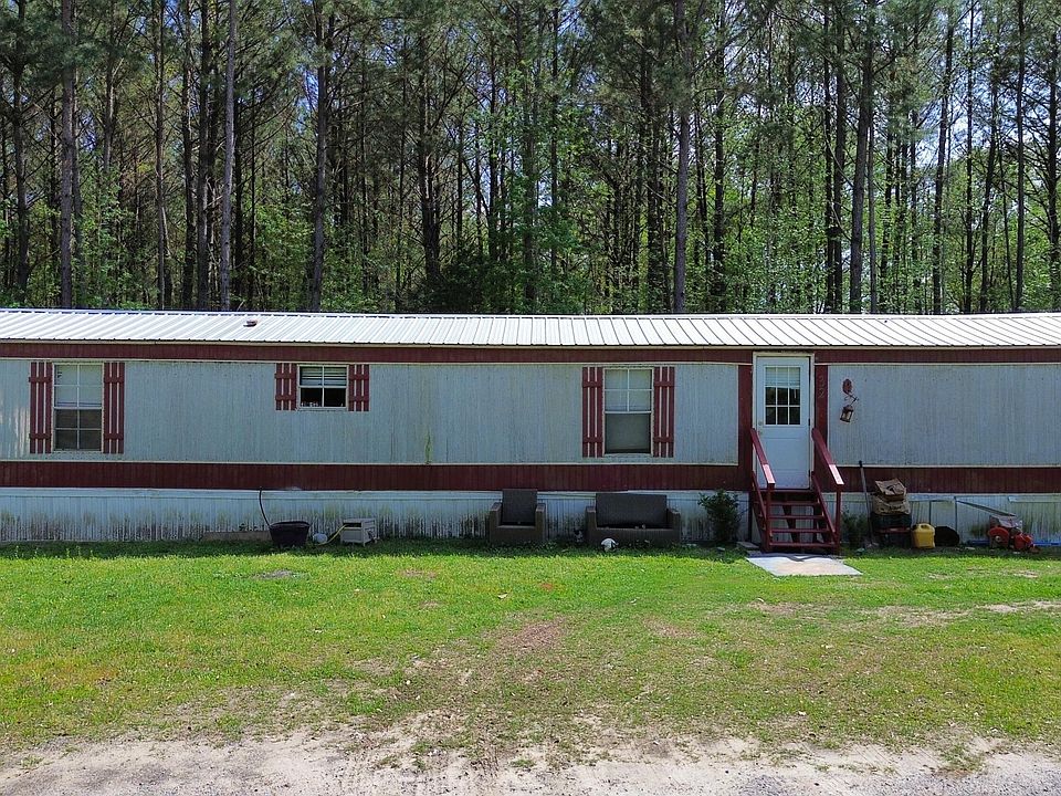2nd image of 34 Middlefield Circle
