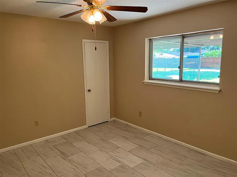 2726 Pickerton Dr — Photo 11