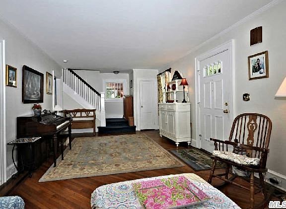 3rd image of 8 Arlington Ave