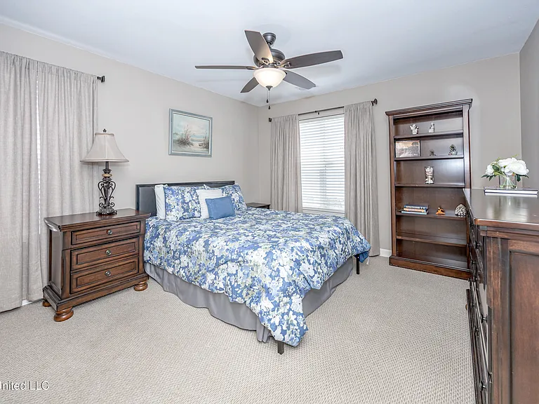2421 Beachview Dr — Photo 19