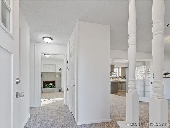 4th image of 1008 SE 15th St