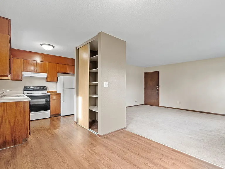 2180-3 living room/dining area
