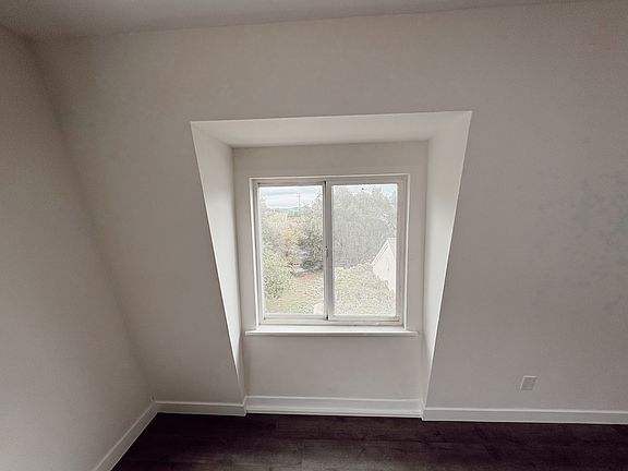 3rd image of 1267 Mountain View Dr #1