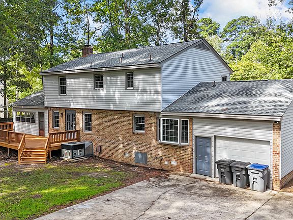 3rd image of 1017 Niblick Drive