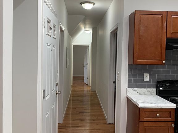 4th image of 56 Farley Ave