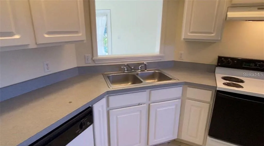 2 bed, 2.0 bath, 1295 sqft, $1,950 — Photo 3