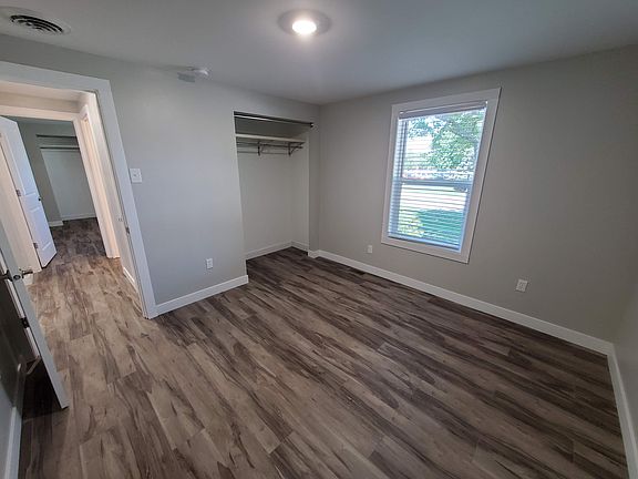 5th image of 104 E 19th St