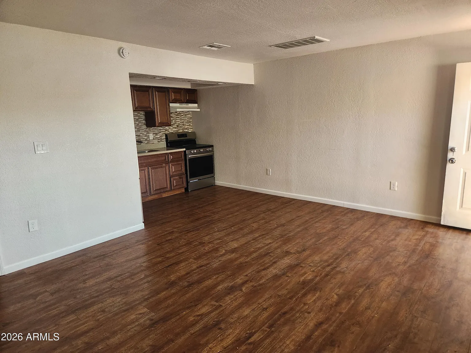 2 bed, 1.0 bath, 660 sqft, $1,300 — Photo 4