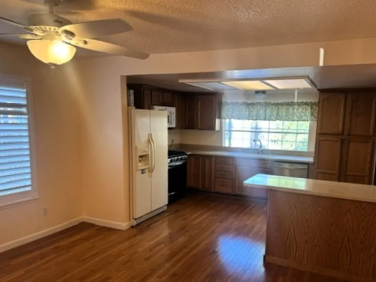 349 Brockhurst Dr — Photo 5