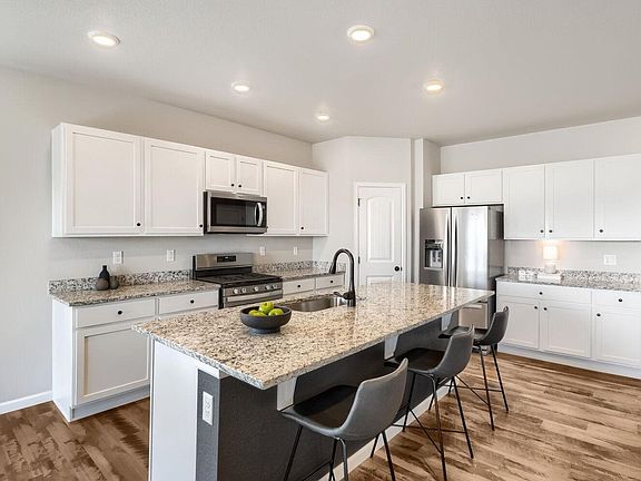 3rd image of 5473 Bauer Dr