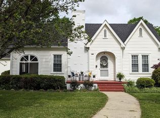 314 S Main St, Headland, AL 36345