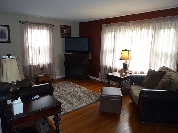4th image of 706 Westview Dr