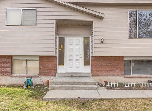 3rd image of 2127 W Espadrille Cir