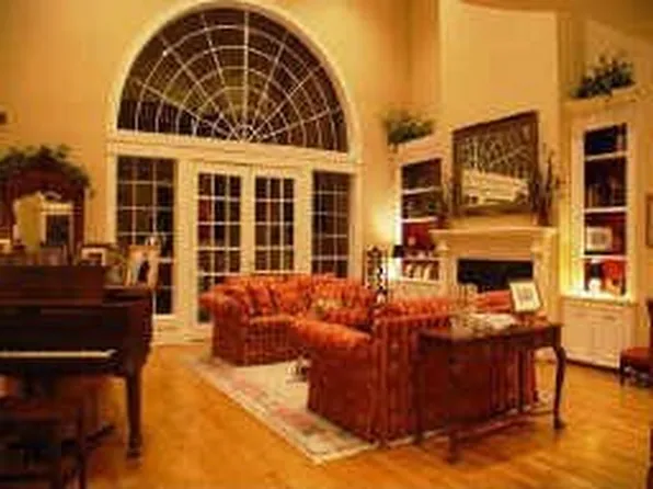 46 N Longspur Dr, Spring, TX 77380