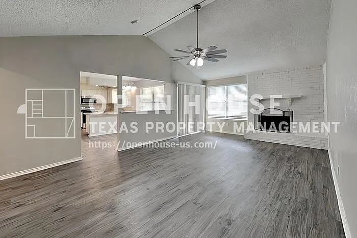 3 bed, 2.0 bath, 1349 sqft, $1,875 — Photo 4