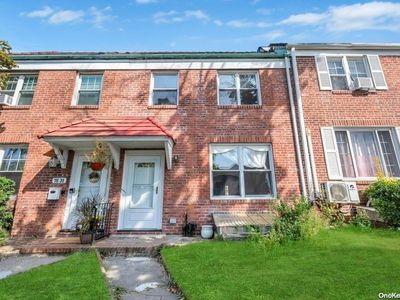75-33 Utopia Parkway, Flushing, NY, 11366