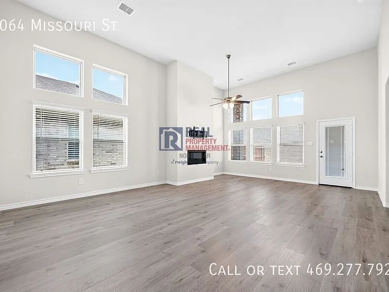 2064 Missouri St — Photo 4