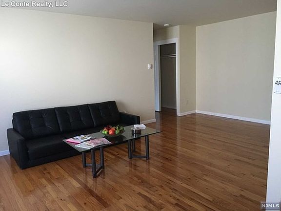 4th image of 22 Charles St APT 4C