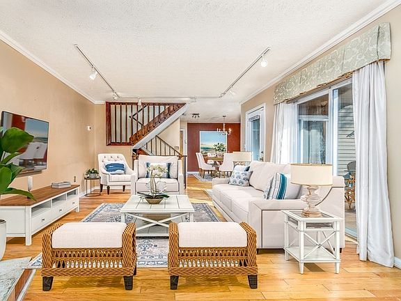 4th image of 3 Bengal Ln #10A