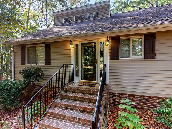 5th image of 102 McKinney Cir
