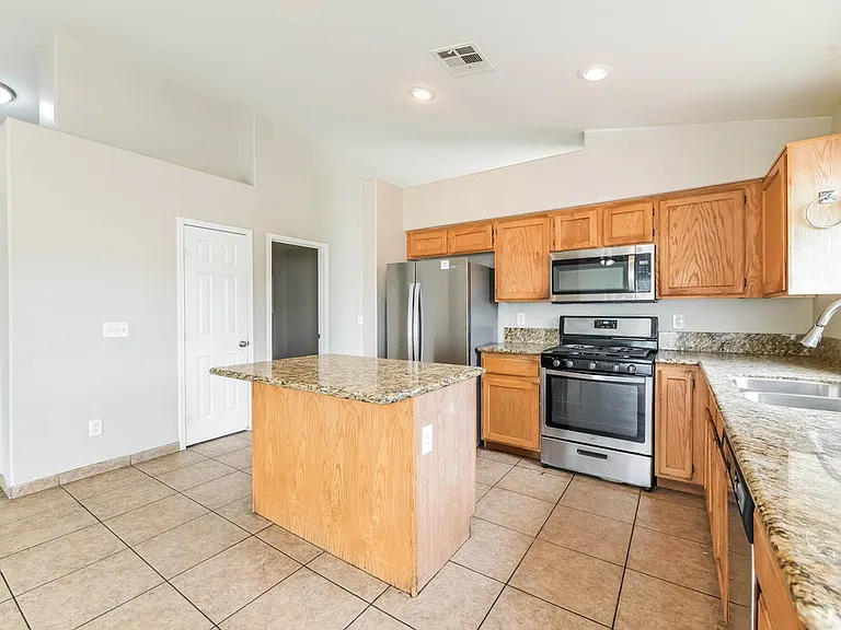 2401 Cypress Island Ct — Photo 7