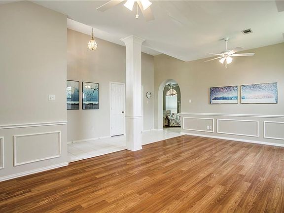 4th image of 2601 Woodbridge Trl