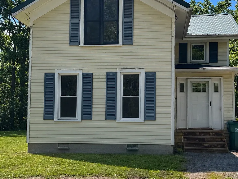 7246 Tonawanda Creek Rd — Photo 1